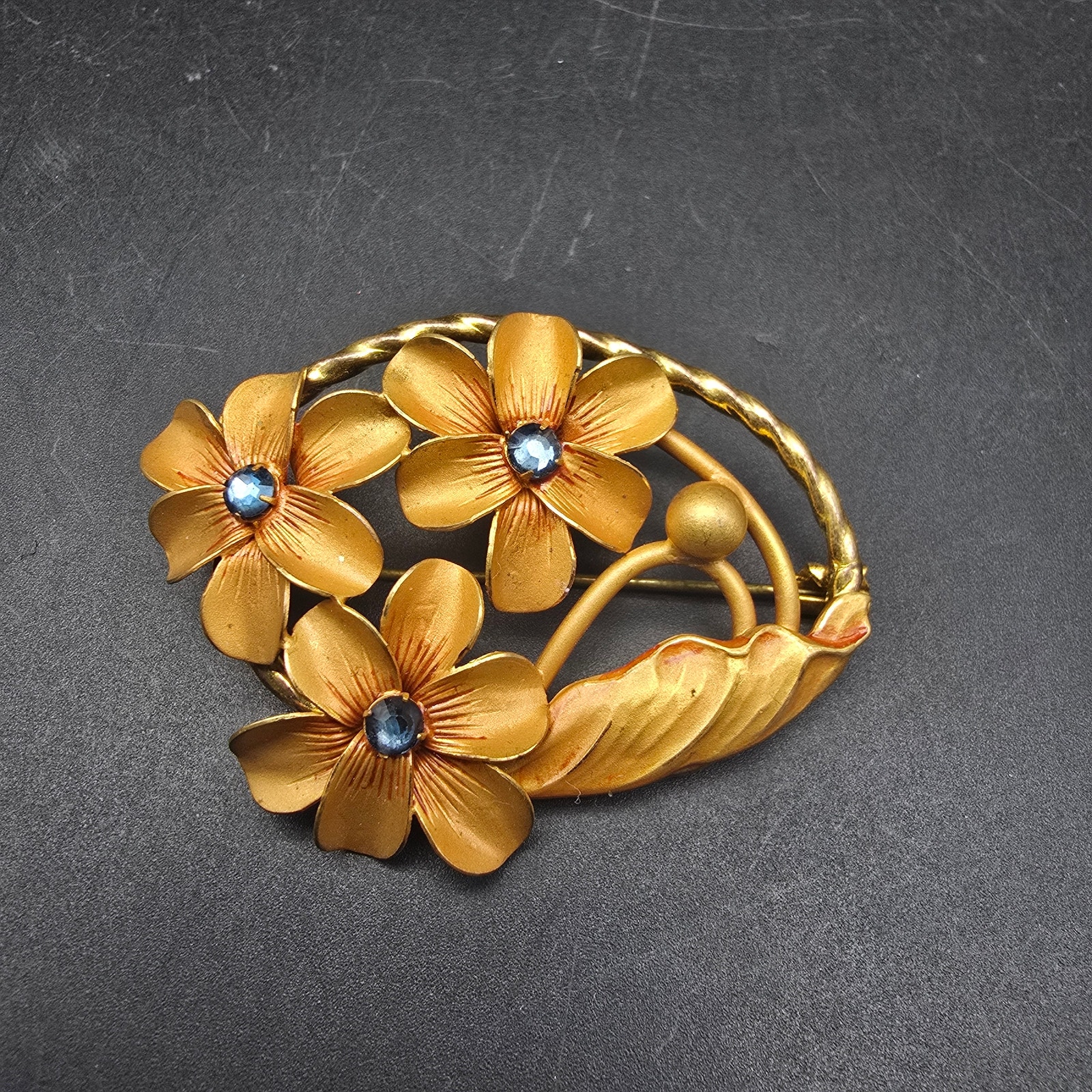 Czechoslovia Gold Tone Flower Brooch Blue Rhinestones Oval Vintage Tcheco